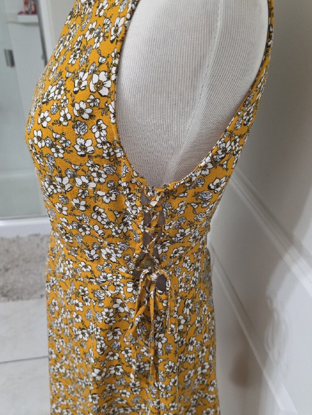 H&M Mustard Size 12 Floral Tie-Waist Mini Dress - Picture 3 of 6